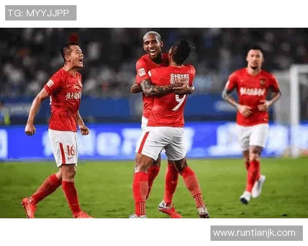 北京足球队在精英赛中以90分稳居积分榜首位,展现强劲实力 北京足球队在精英赛中以90分稳居积分榜首位,展现强劲实力