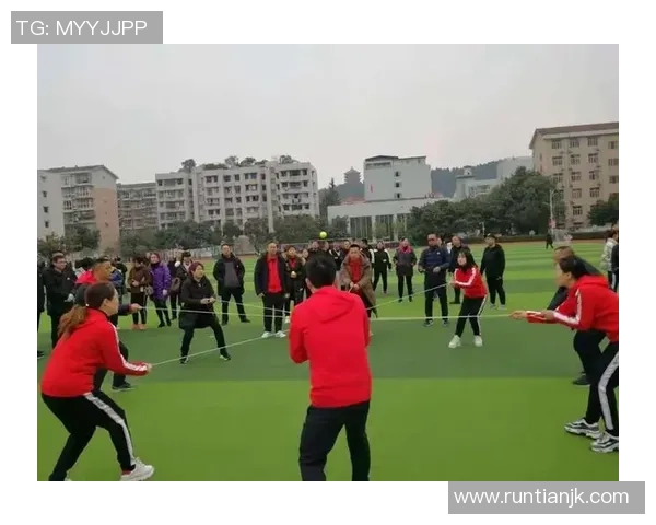 绿茵场上的梦想与激情交织成诗歌的旋律